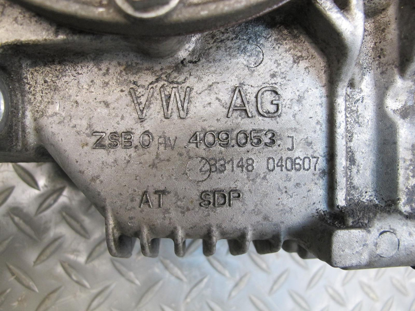 2008 Volkswagen VW Golf R32 MK5 VR6 A/T Front Differential Transfer Case OEM