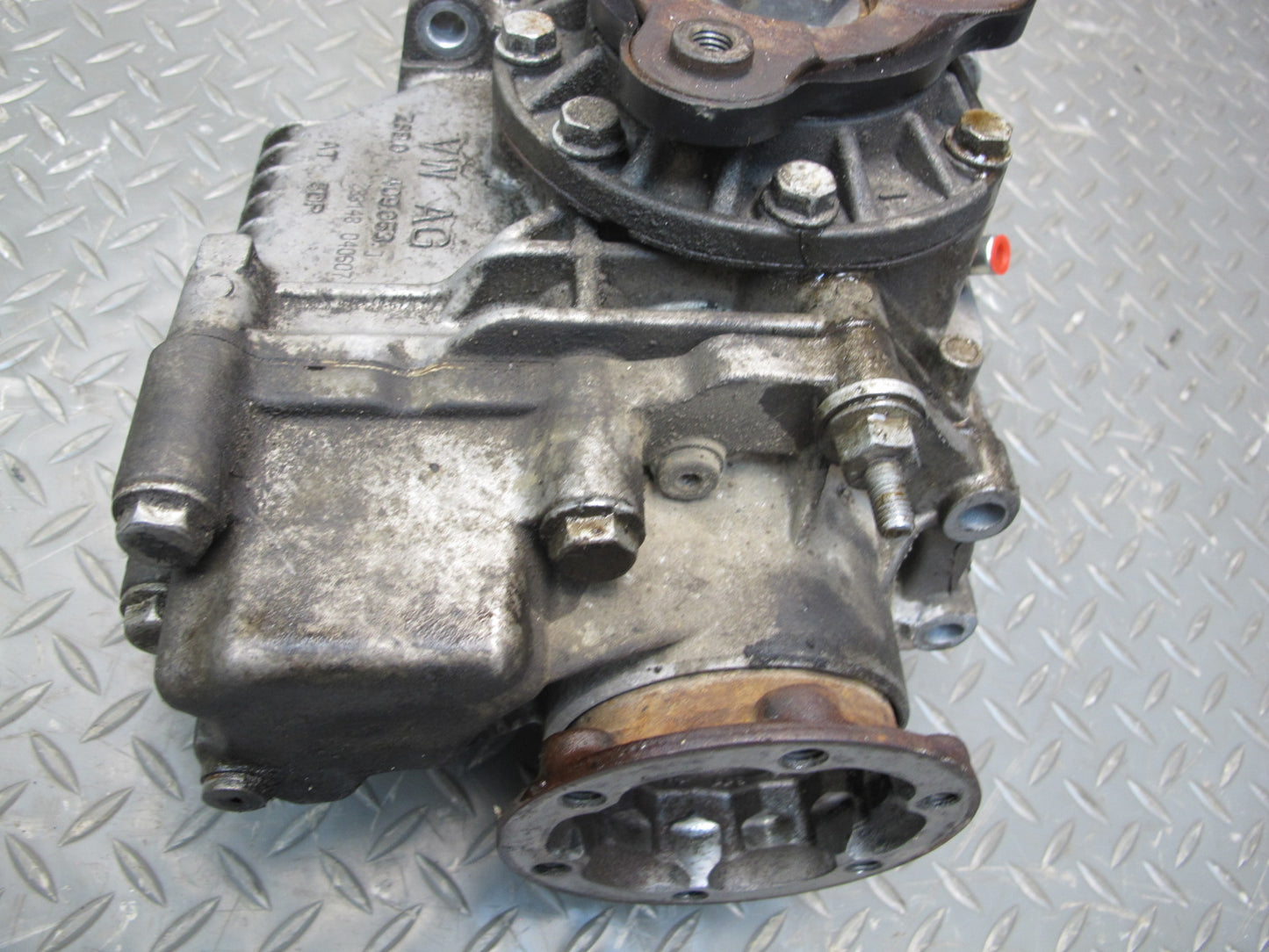 2008 Volkswagen VW Golf R32 MK5 VR6 A/T Front Differential Transfer Case OEM