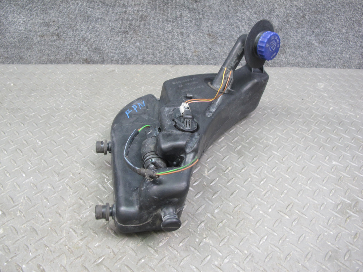 1999-2005 Porsche 911 Carrera 996 Windshield Washer Reservoir Tank W/ Pump