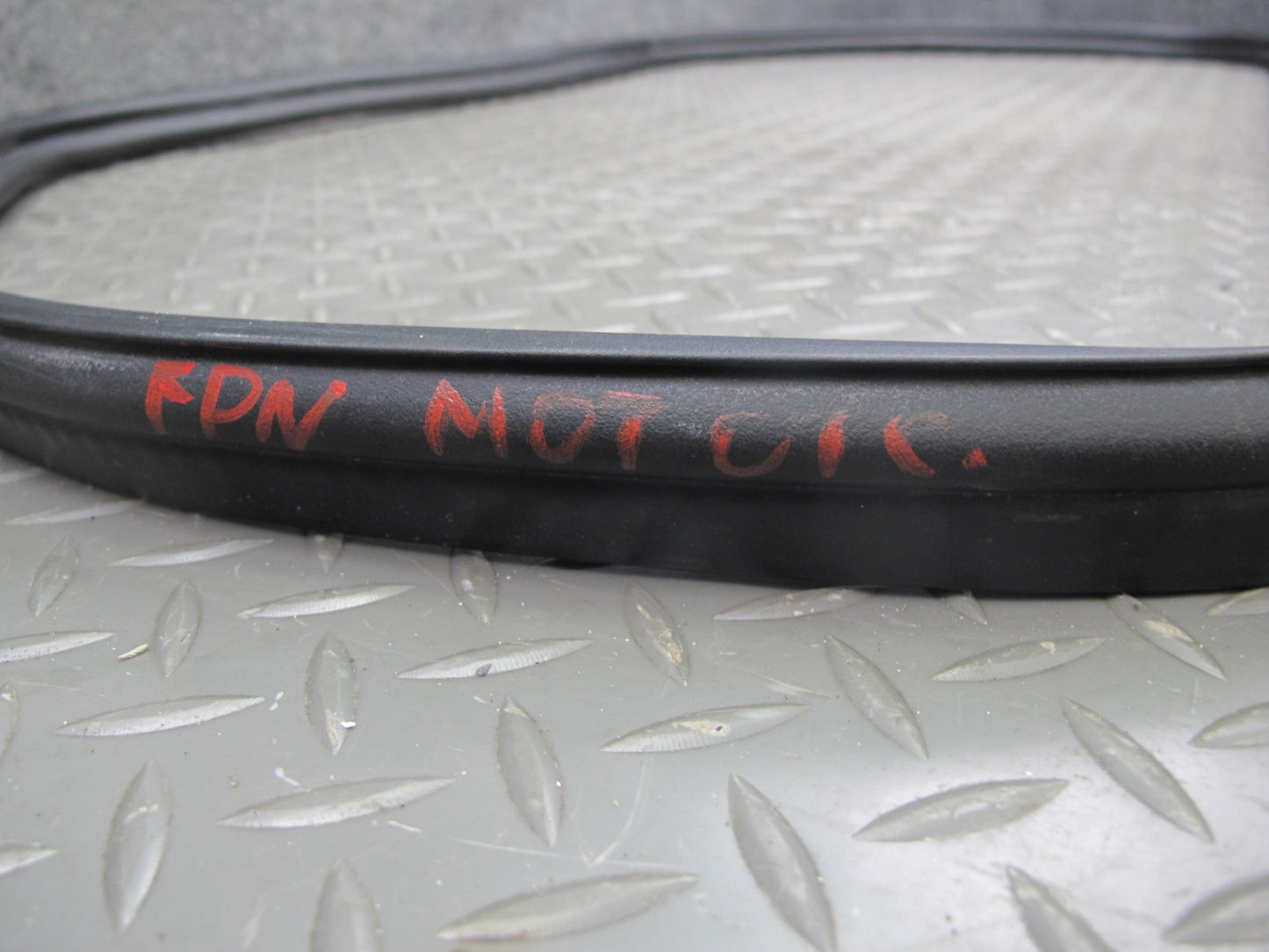 1999-2005 Porsche 911 996 Window Door TOP Roof Weatherstrip Rubber Seal Set