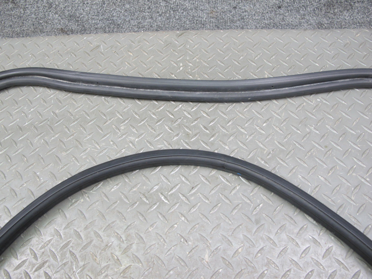 1999-2005 Porsche 911 996 Window Door TOP Roof Weatherstrip Rubber Seal Set
