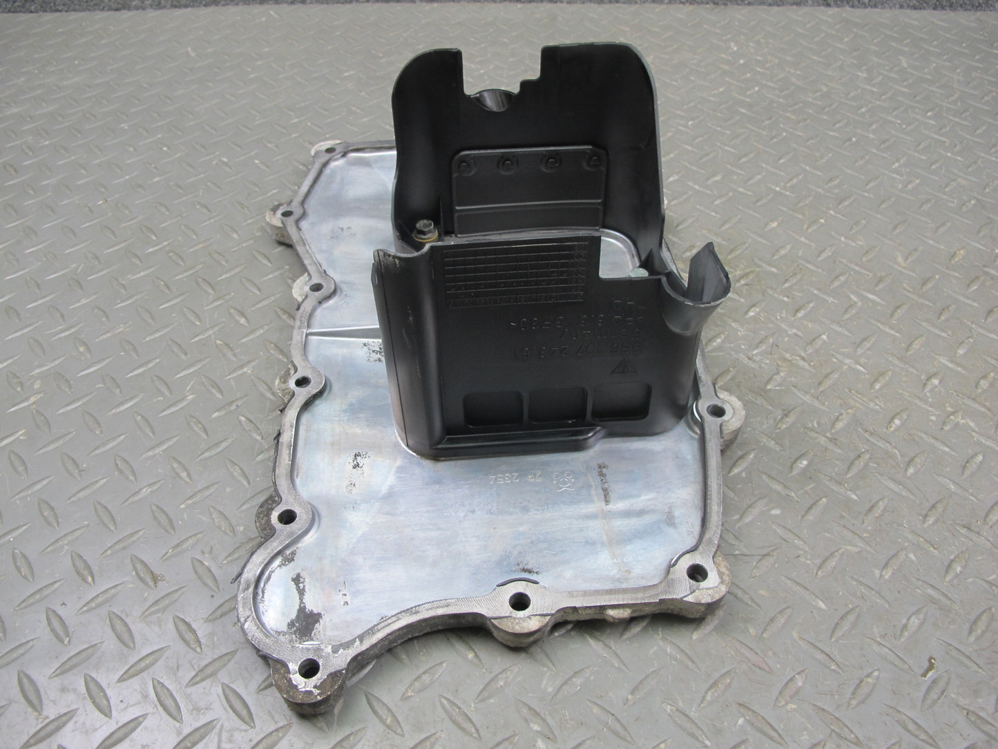 1999-2005 Porsche 911 Carrera 996 Engine Motor Oil Pan Sump Plate 9961073108R