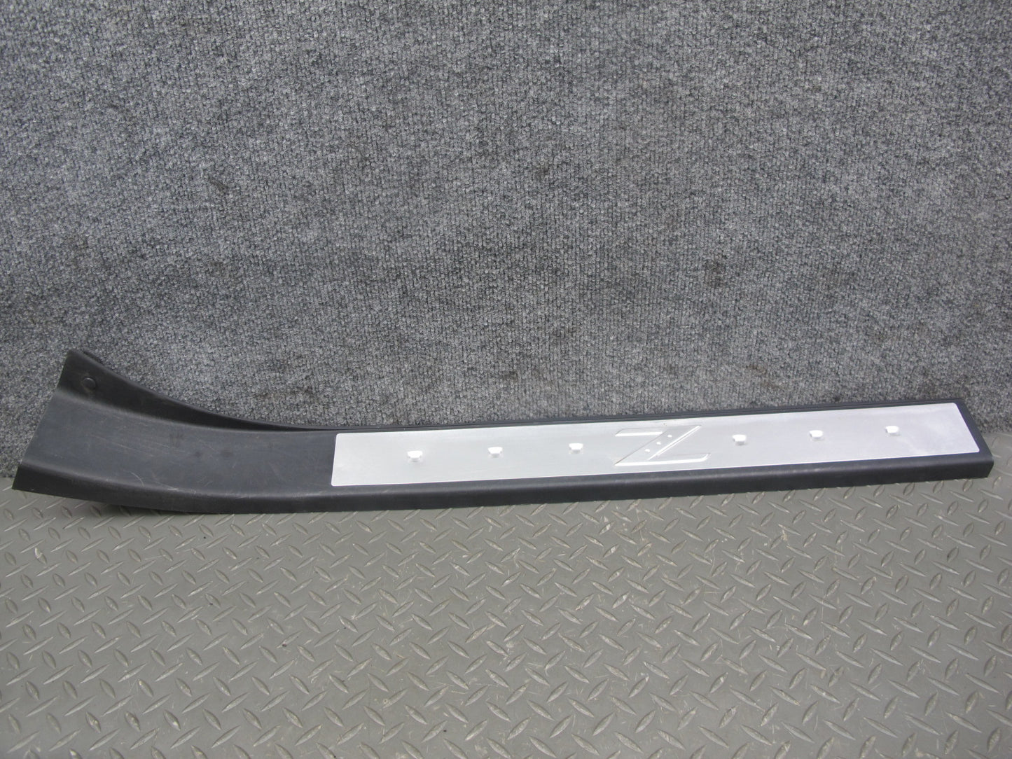 03-09 Nissan 350Z Z33 Right Pass Door Sill Scuff Plate Trim 999M1-ZP003 OEM