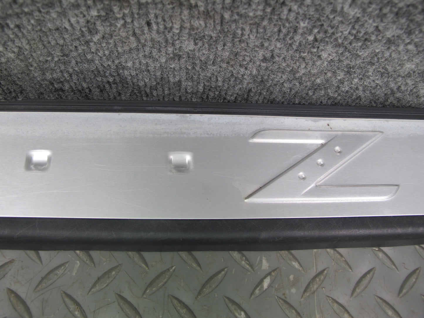 03-09 Nissan 350Z Z33 Right Pass Door Sill Scuff Plate Trim 999M1-ZP003 OEM