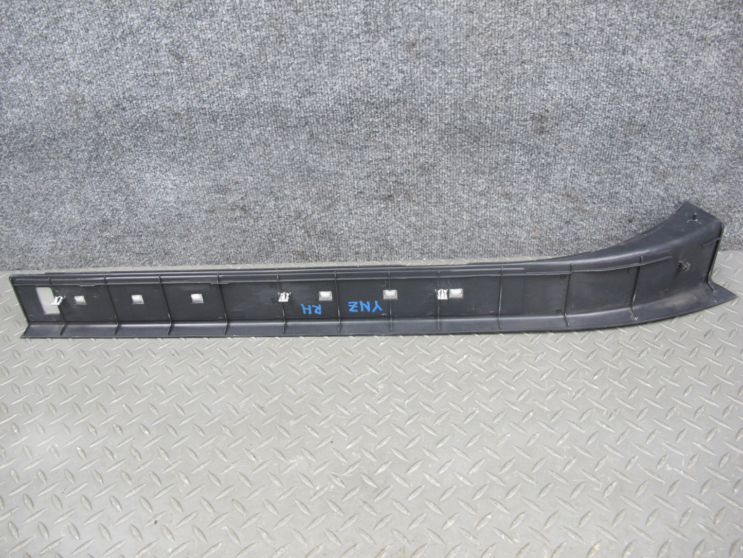 03-09 Nissan 350Z Z33 Right Pass Door Sill Scuff Plate Trim 999M1-ZP003 OEM