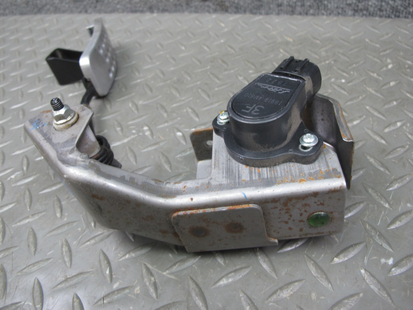 03-08 Nissan 350Z Z33 Coupe A/T Gas Acceleration Pedal w Position Sensor OEM