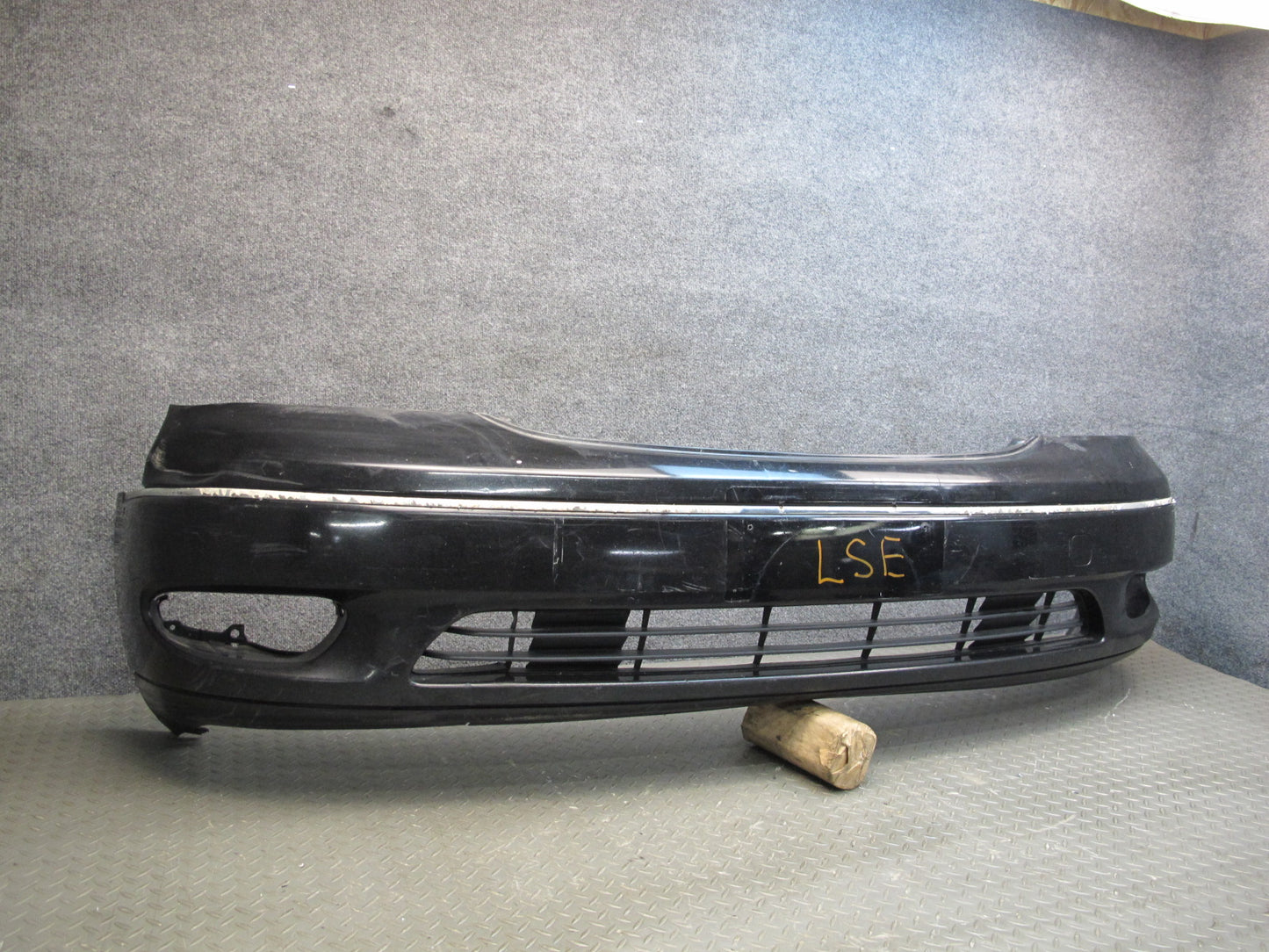 01-03 Lexus UCF30L LS430 Front Bumper Cover w Foam OEM