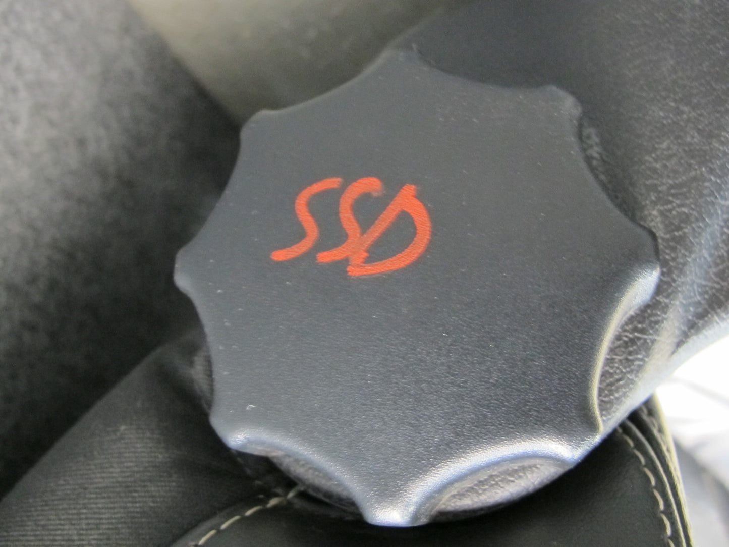 07-10 Saturn SKY Set of 2 Front Left & Right Leather Seat  OEM