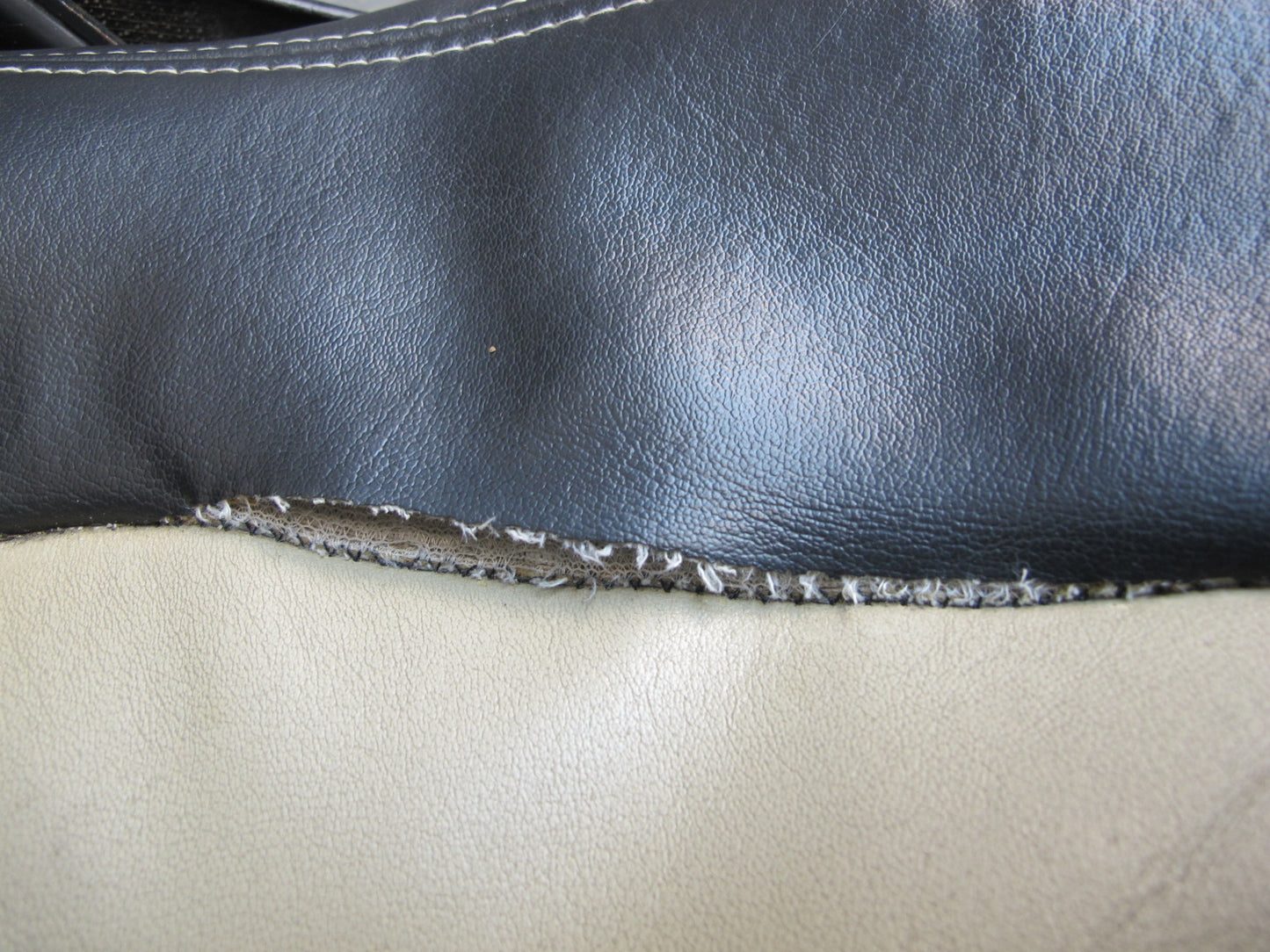 07-10 Saturn SKY Set of 2 Front Left & Right Leather Seat  OEM