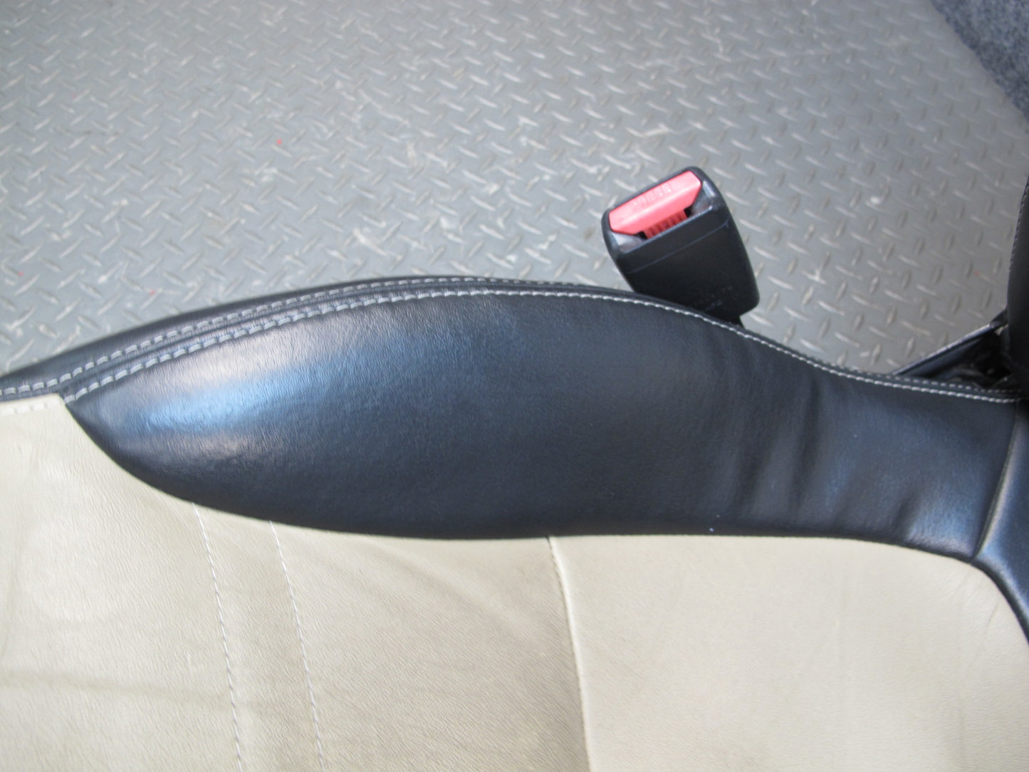 07-10 Saturn SKY Set of 2 Front Left & Right Leather Seat  OEM