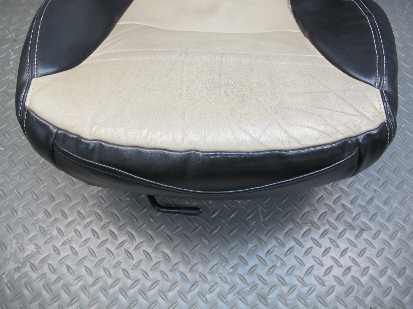 07-10 Saturn SKY Set of 2 Front Left & Right Leather Seat  OEM