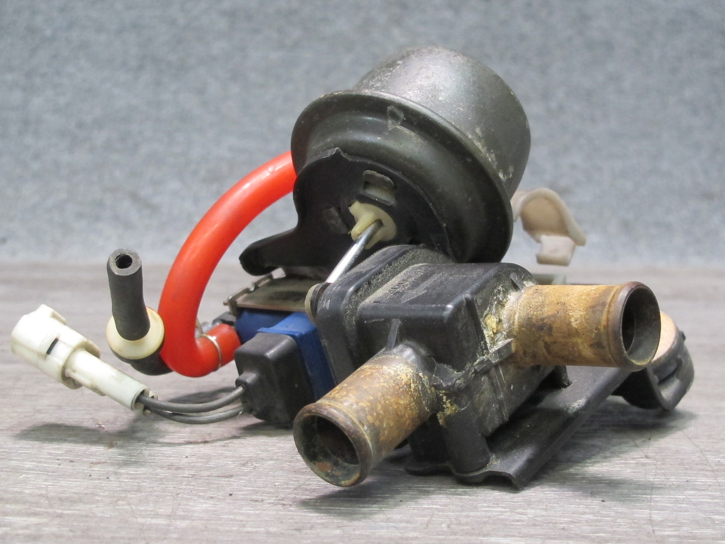 86-92 Toyota Supra MA71 Vacuum Purge Control Valve Switch Solenoid OEM