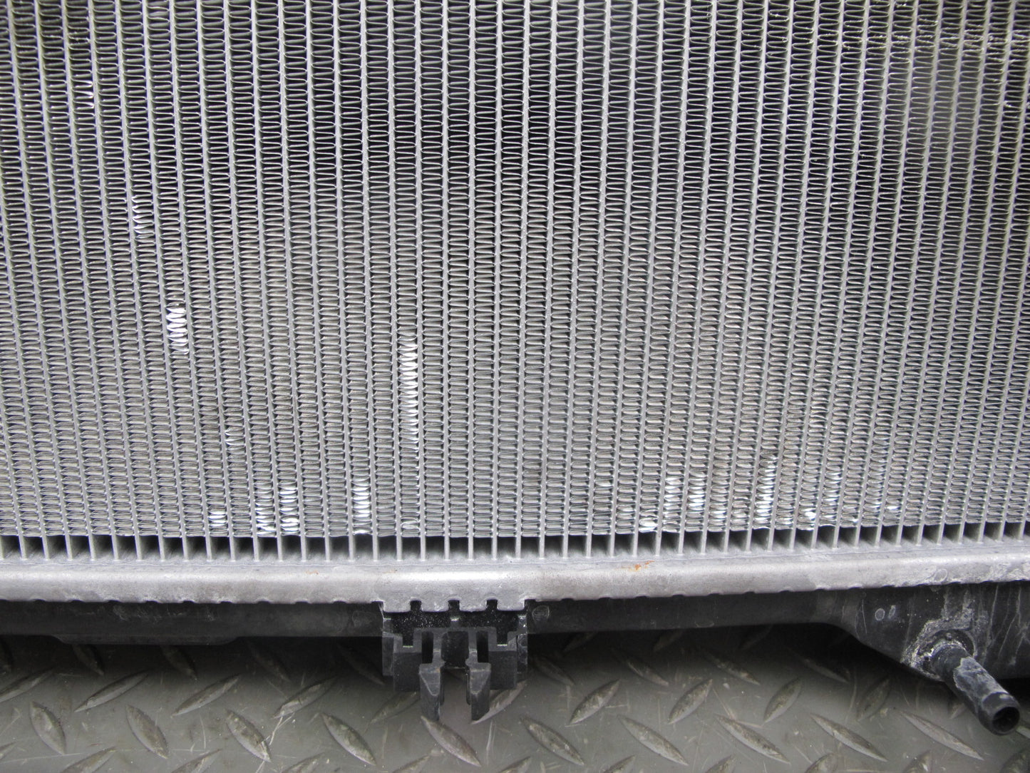 08-10 Lexus UVF46 LS600hL LS460 AWD Engine Cooling Radiator Denso 221-9223