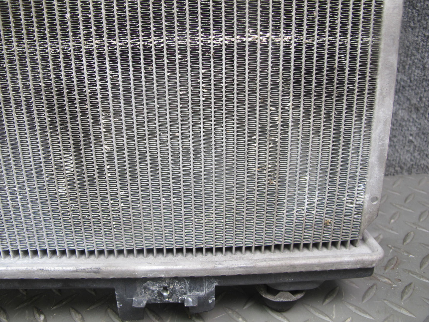 08-10 Lexus UVF46 LS600hL LS460 AWD Engine Cooling Radiator Denso 221-9223