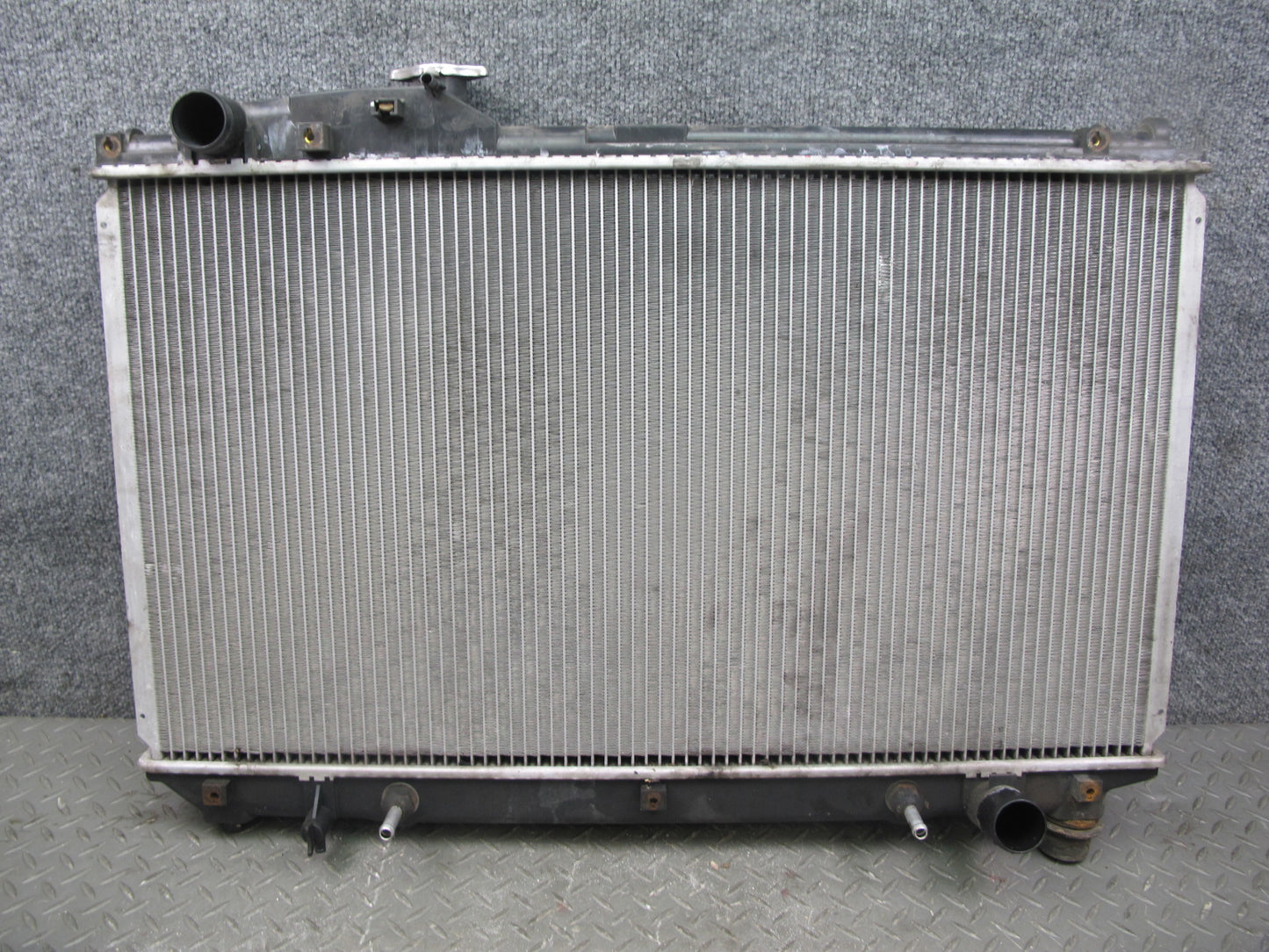 01-06 Lexus UCF30L LS430 Engine Cooling Radiator OEM