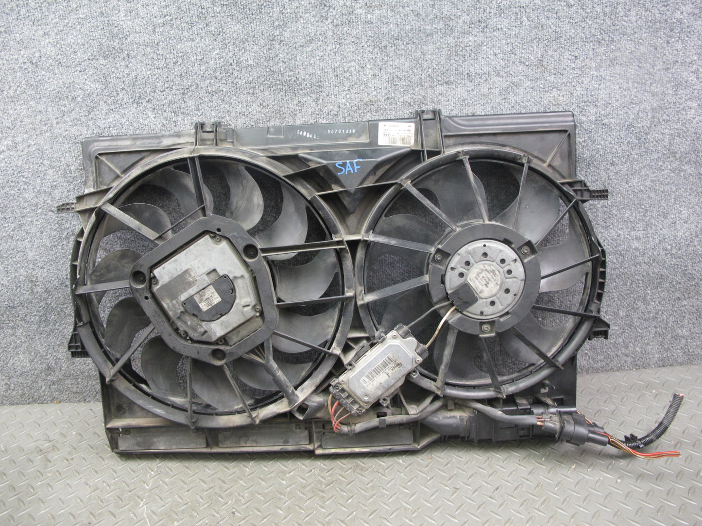 08-12 Audi B8 S4 S5 Engine Cooling Dual Fan Motor Shroud 8K0121207D OEM