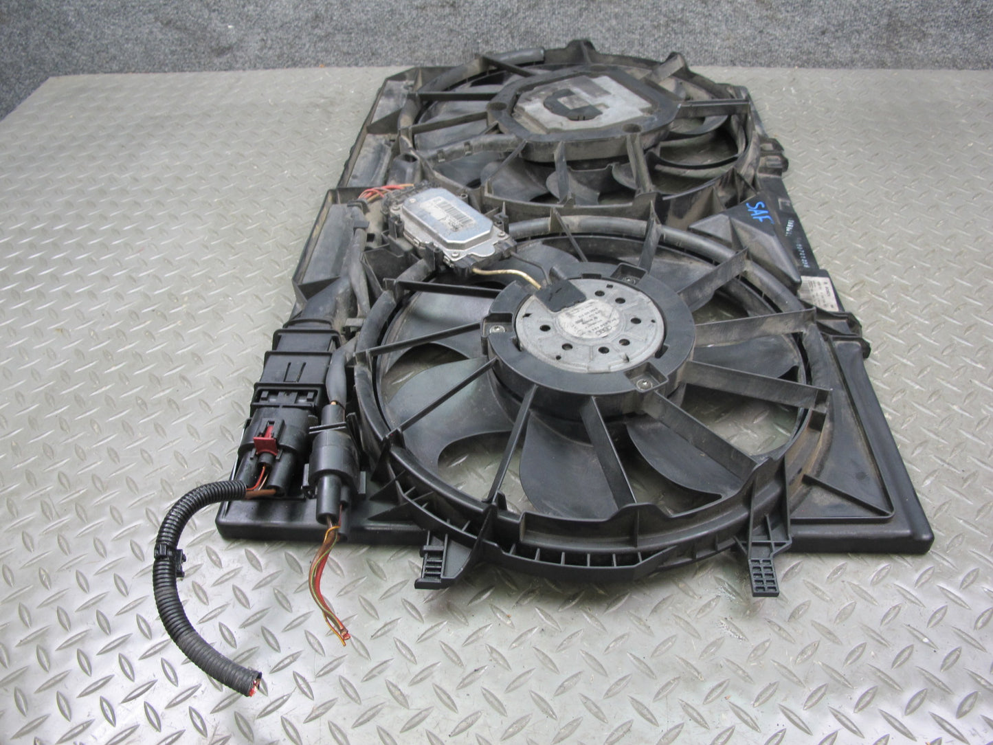 08-12 Audi B8 S4 S5 Engine Cooling Dual Fan Motor Shroud 8K0121207D OEM