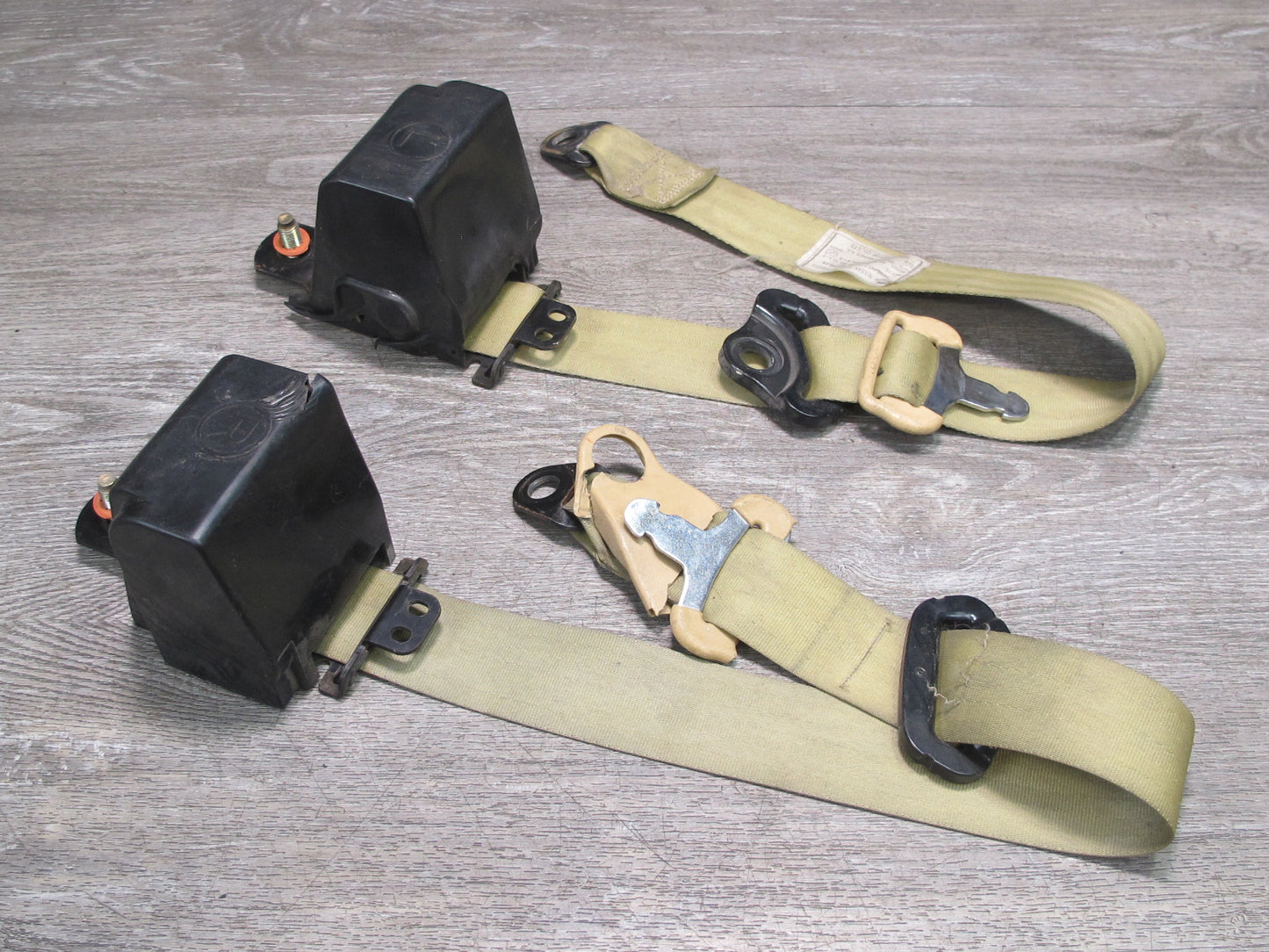 79-83 DATSUN NISSAN 280ZX 2+2 FRONT RIGHT & LEFT SIDE SEATBELT RETRACTOR SET OEM