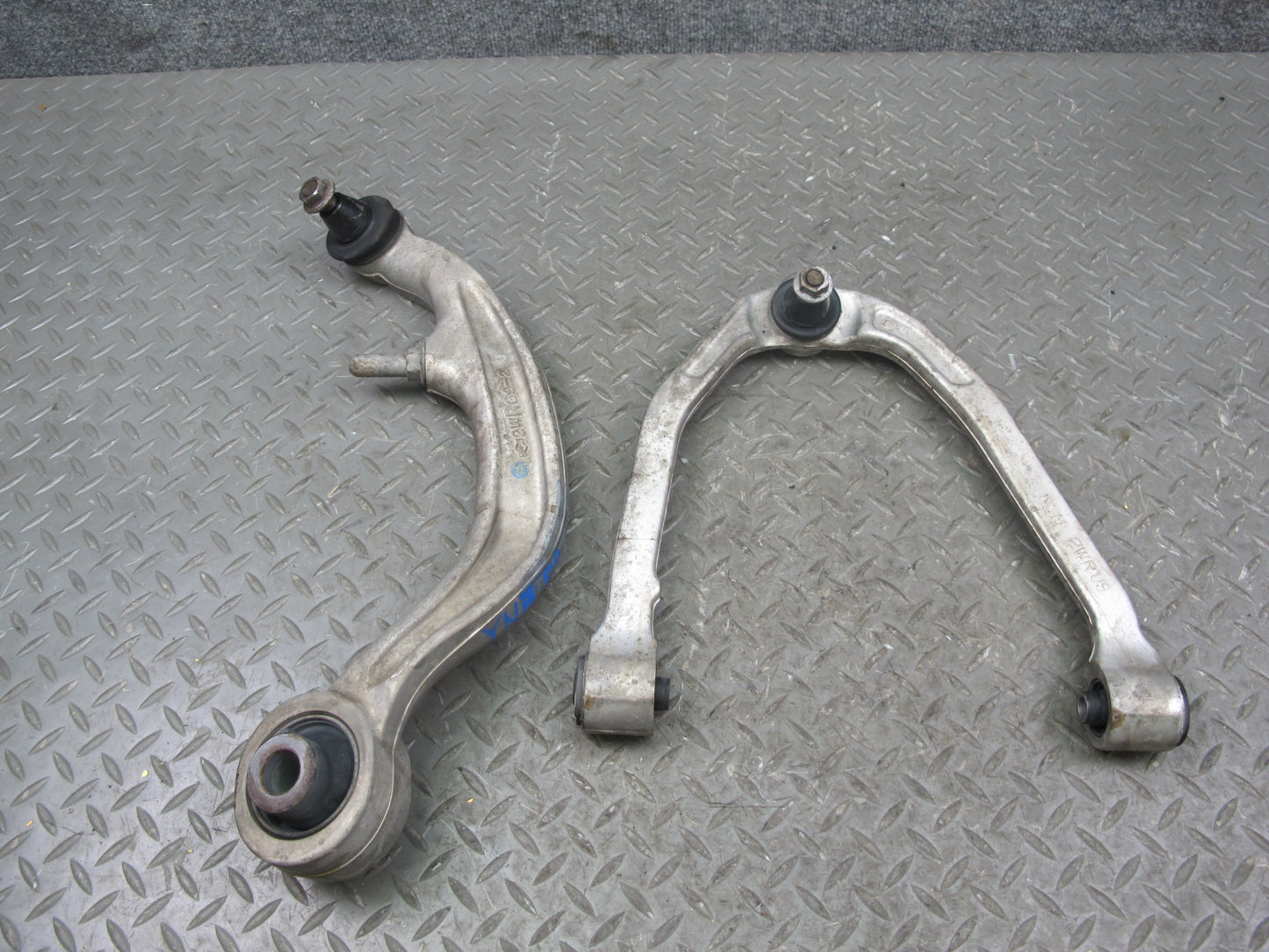 03-09 Nissan 350Z Z33 Set of 2 Front Right Upper & Lower Control Arm OEM