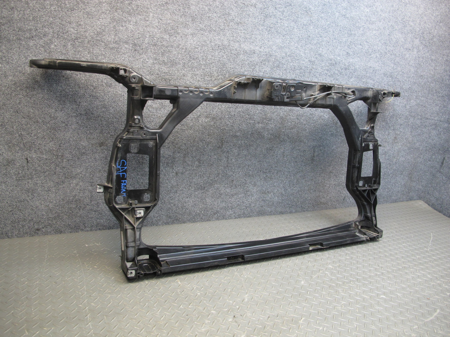 09-16 Audi A4 S4 S5 Engine Radiator Core Support Frame Bracket 8K0805594K OEM