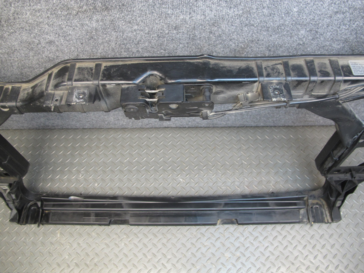 09-16 Audi A4 S4 S5 Engine Radiator Core Support Frame Bracket 8K0805594K OEM