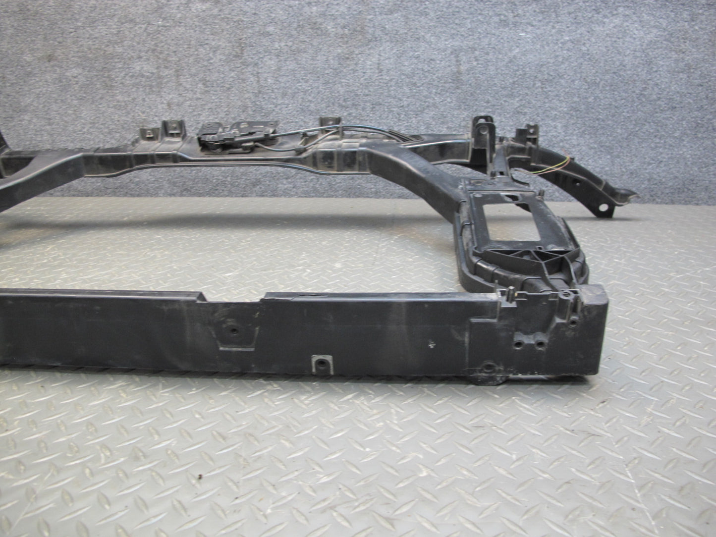 09-16 Audi A4 S4 S5 Engine Radiator Core Support Frame Bracket 8K0805594K OEM