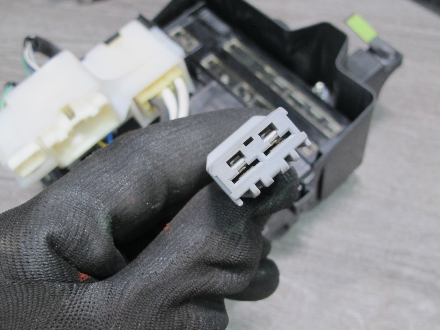 08-09 Lexus UVF46 LS600h Hybrid Rear Fuse Junction Box Battery Cable OEM