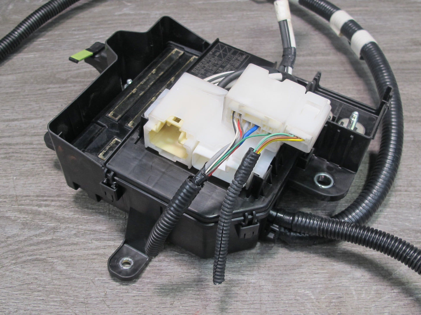 08-09 Lexus UVF46 LS600h Hybrid Rear Fuse Junction Box Battery Cable OEM