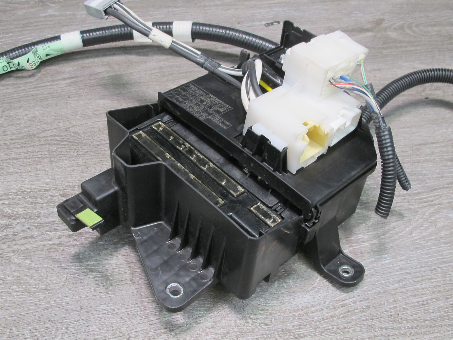 08-09 Lexus UVF46 LS600h Hybrid Rear Fuse Junction Box Battery Cable OEM