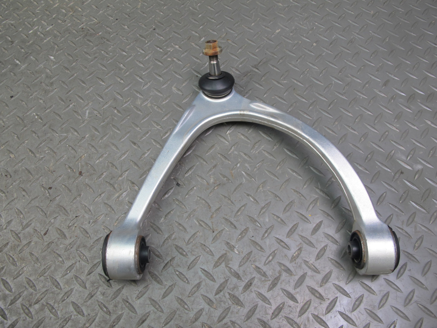 01-06 Lexus UCF30L LS430 Set of 2 Front Left & Right Upper Control Arm OEM