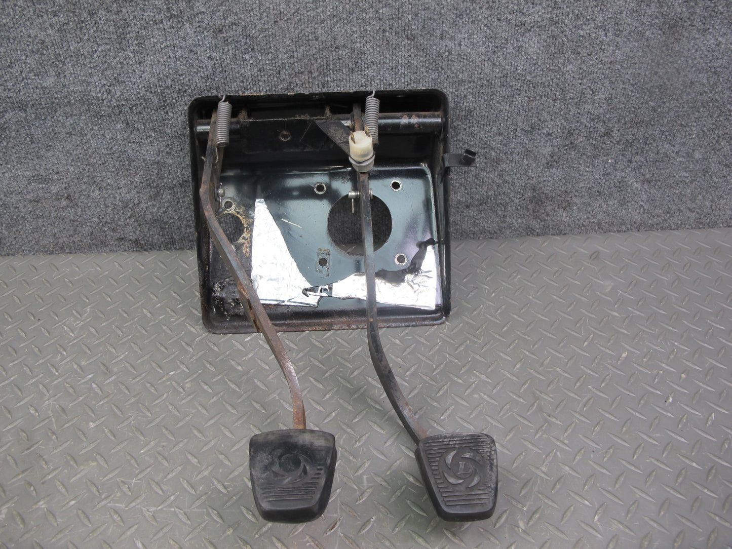 75-82 Triumph TR7 Clutch & Brake Pedal Assembly OEM
