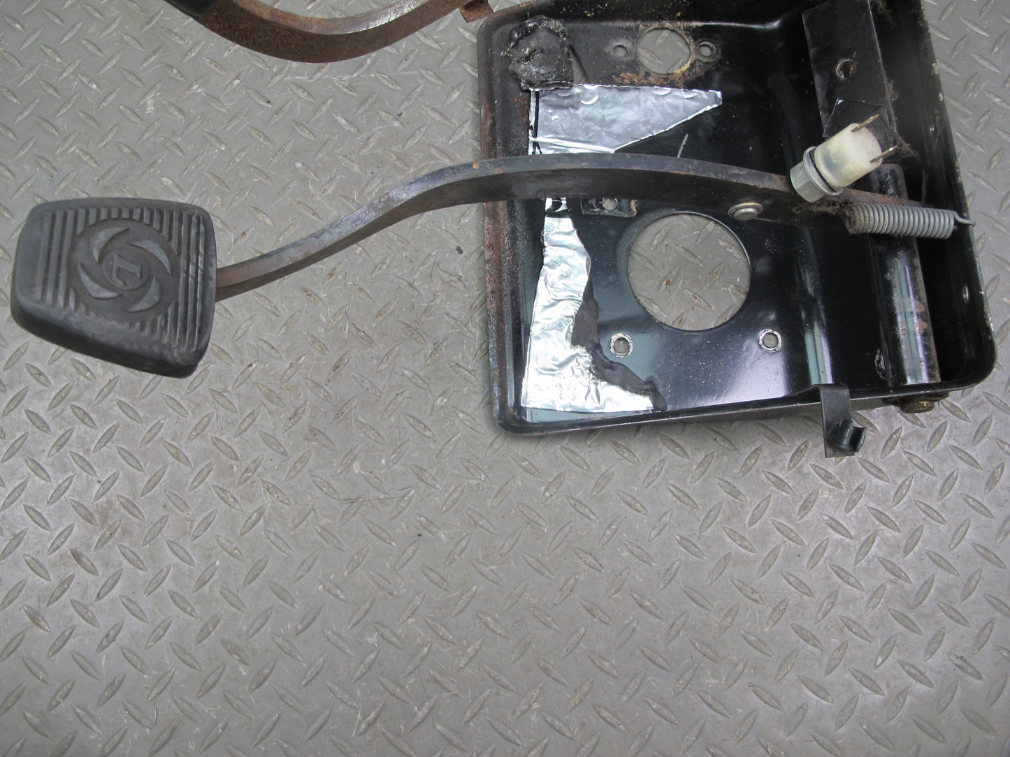 75-82 Triumph TR7 Clutch & Brake Pedal Assembly OEM