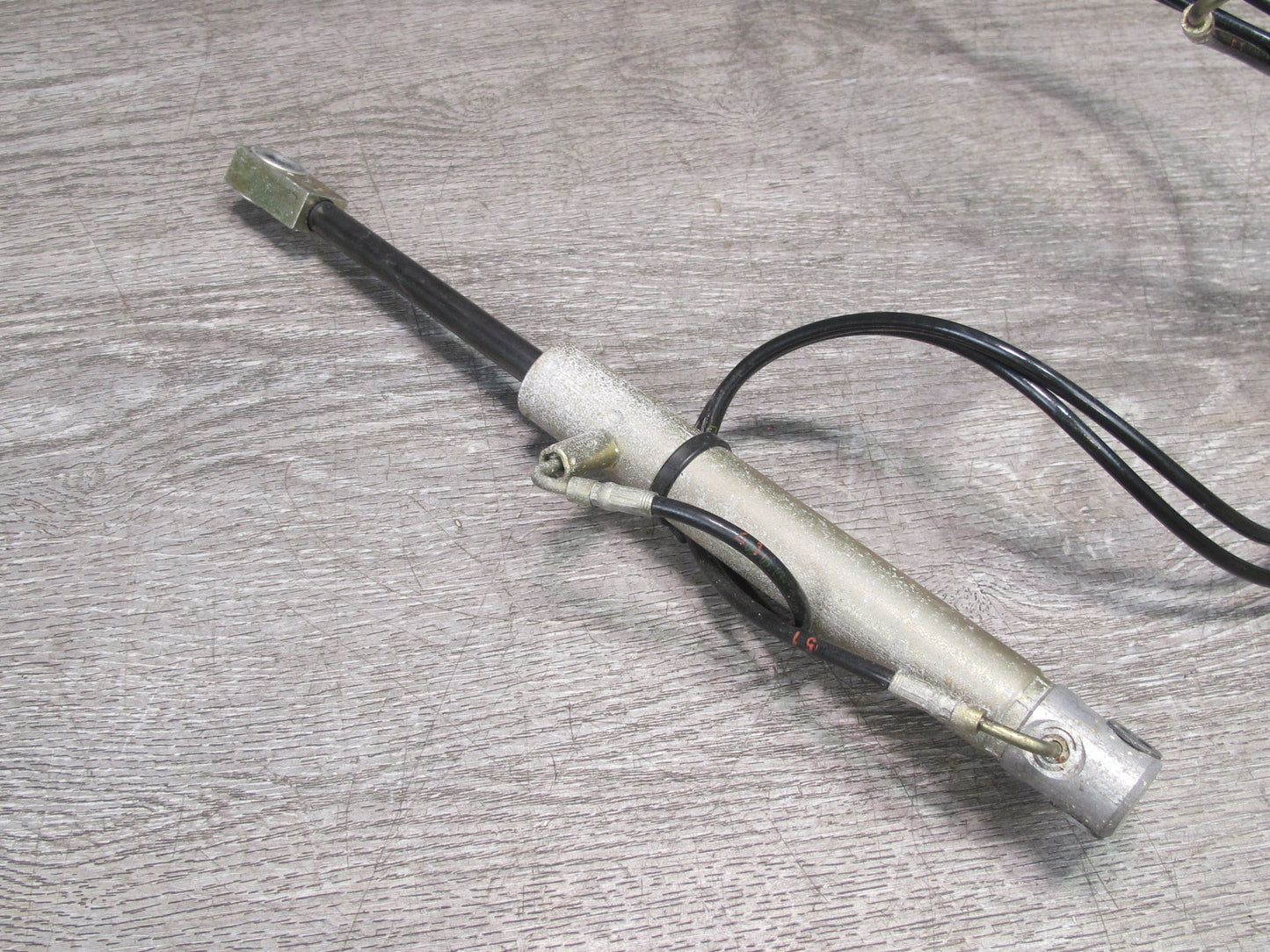 03-12 Mercedes R230 SL Convertible Rear Left TOP Roof Cylinder w Hose Line OEM
