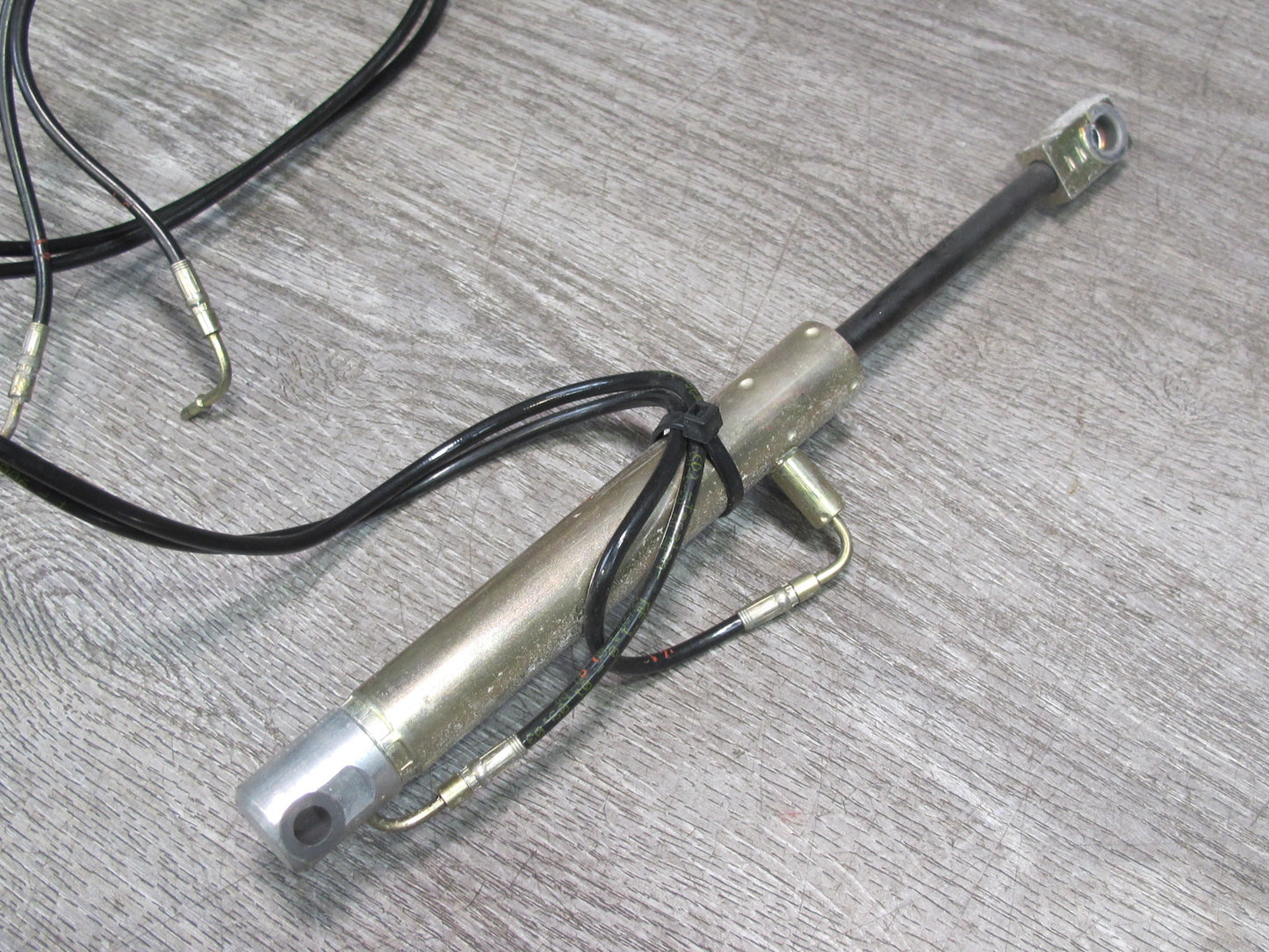 03-12 Mercedes R230 SL Convertible Rear Left TOP Roof Cylinder w Hose Line OEM