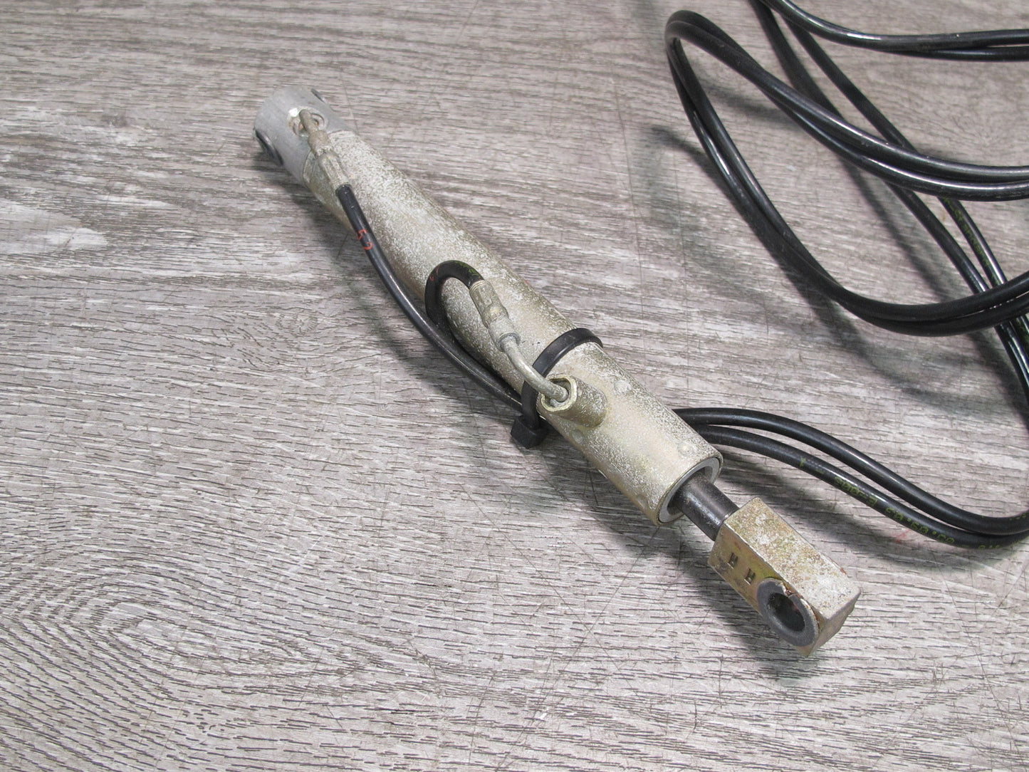 03-12 Mercedes R230 SL Convertible Rear Right TOP Roof Cylinder w Line OEM