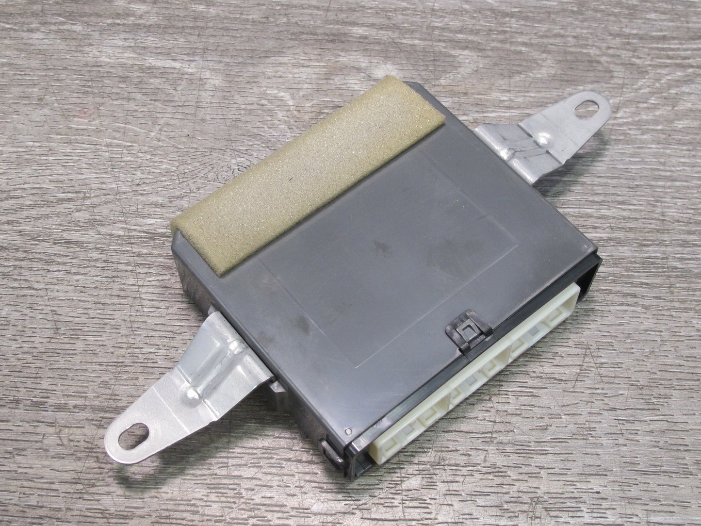 08-09 Lexus UVF46L LS600hL Rear Left Door Multiplex Control Module OEM