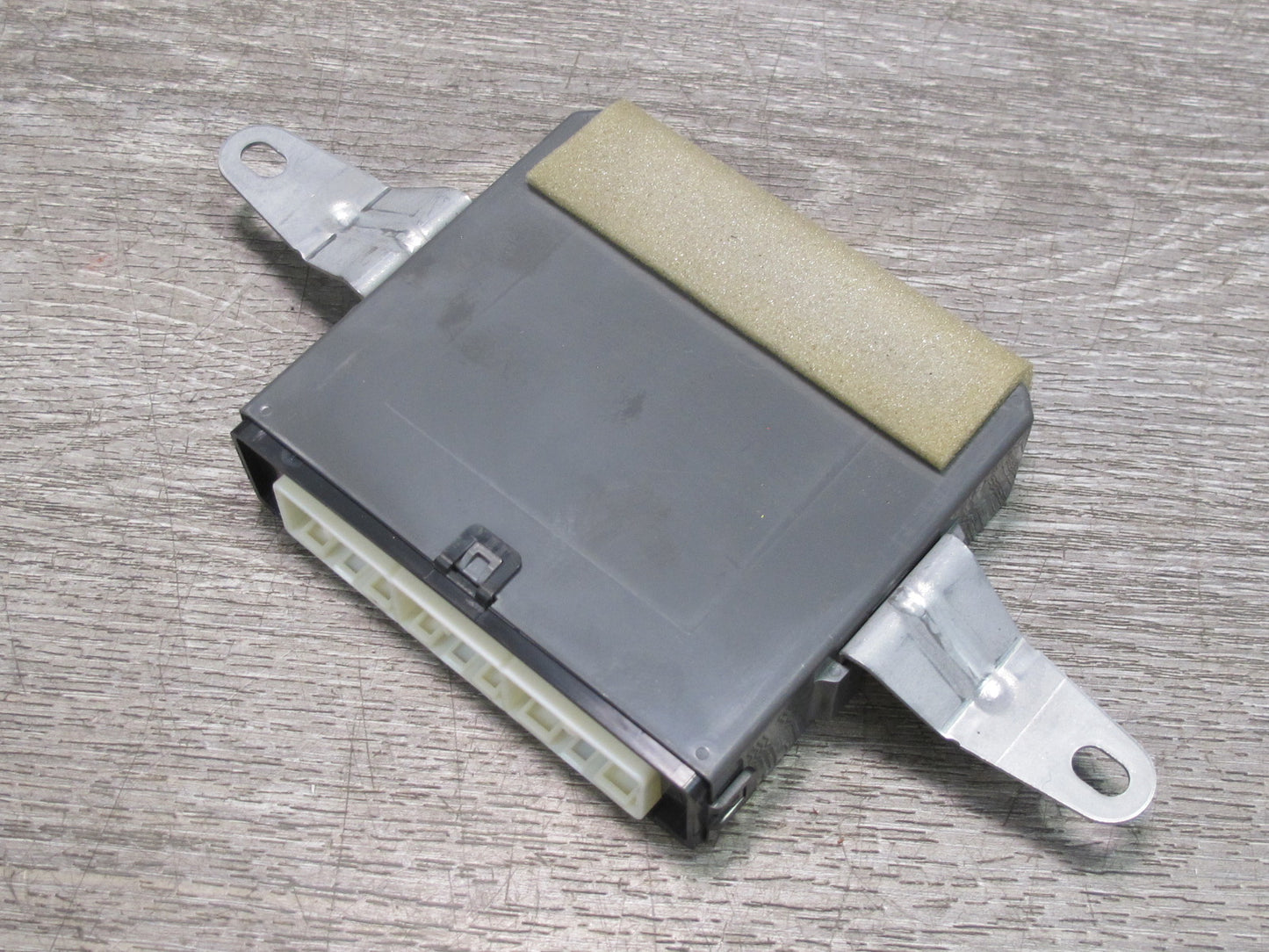 08-09 Lexus UVF46L LS600hL Rear Left Door Multiplex Control Module OEM
