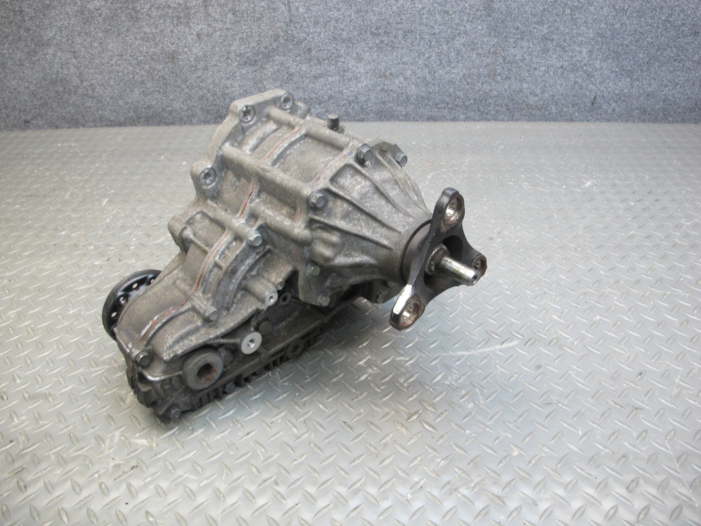 08-17 Lexus UVF46 LS600h LS460 AWD Transfer Case Box 36100-HRB001 OEM