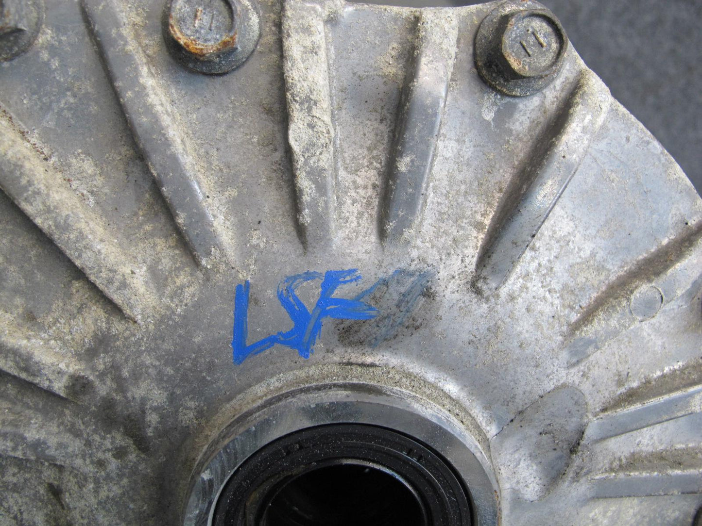 08-16 Lexus UVF46L LS600hL AWD Front Differential Carrier 3.916 Ratio OEM