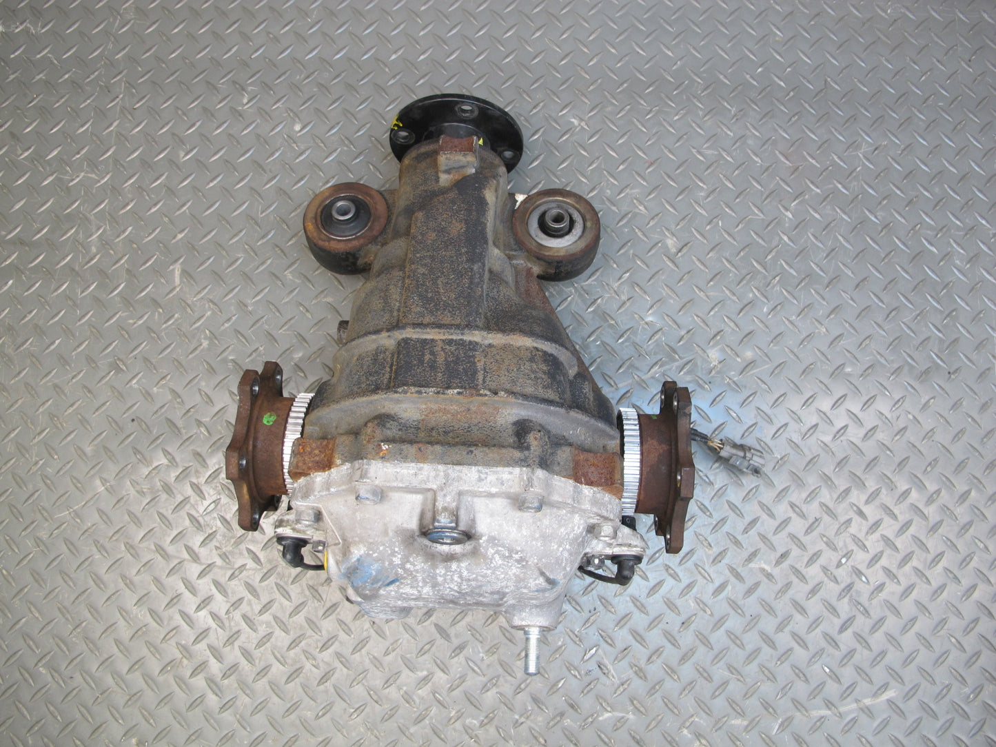 03-09 Nissan 350Z Z33 A/T Rear Differential Carrier Vlsd 3.36 Ratio 123K OEM