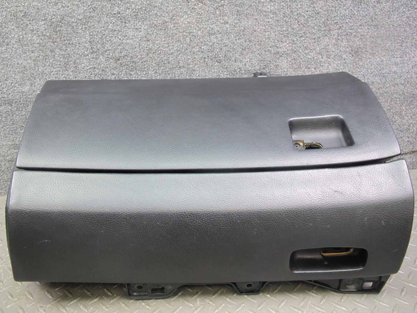 01-03 Lexus UCF30L LS430 Dash Glove Box Compartment Storage 55509-50020 OEM