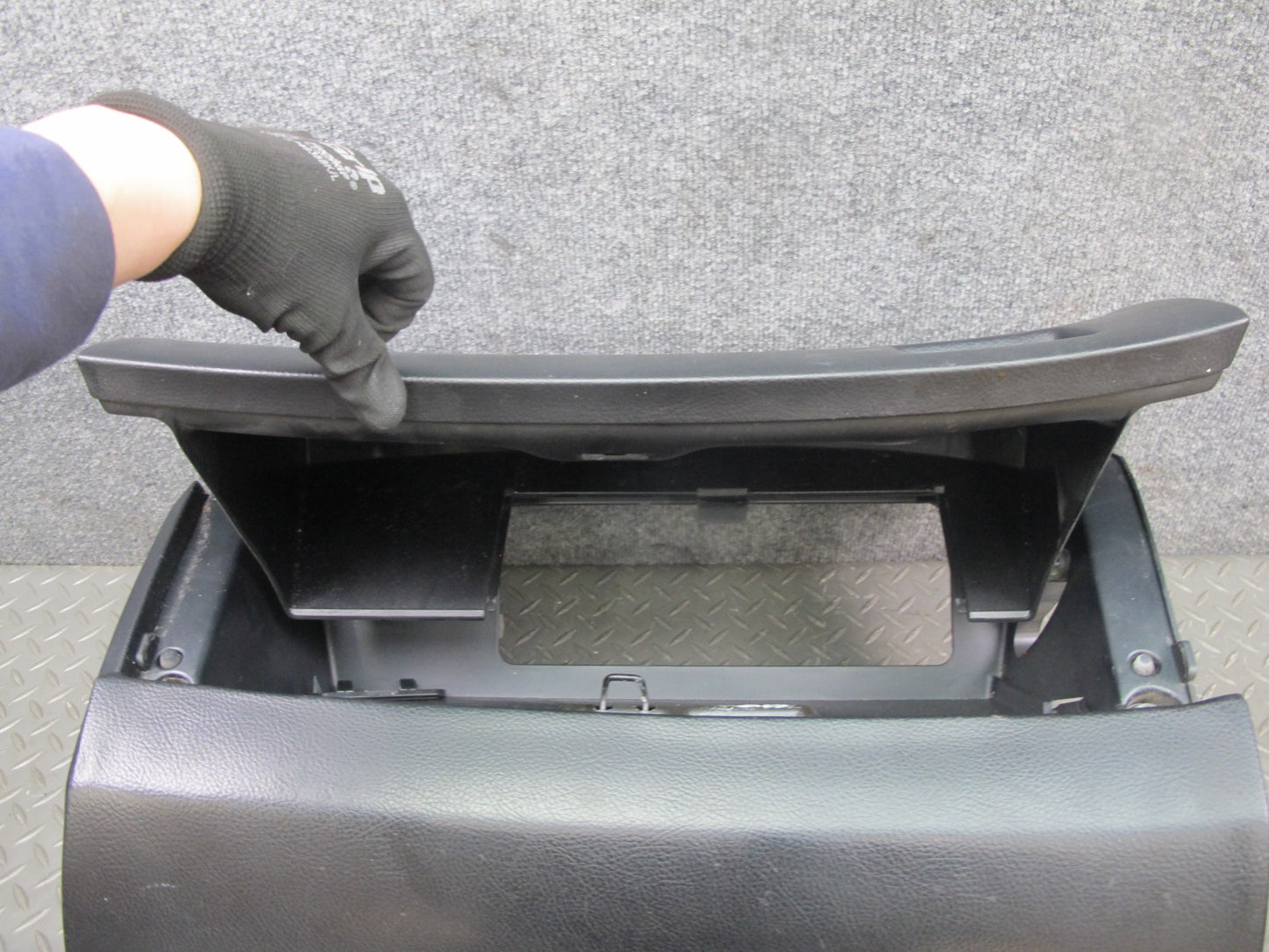 01-03 Lexus UCF30L LS430 Dash Glove Box Compartment Storage 55509-50020 OEM