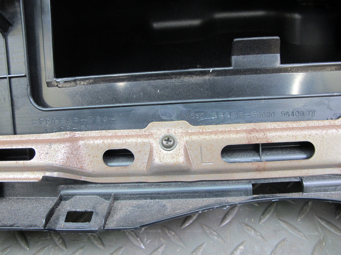 01-03 Lexus UCF30L LS430 Dash Glove Box Compartment Storage 55509-50020 OEM