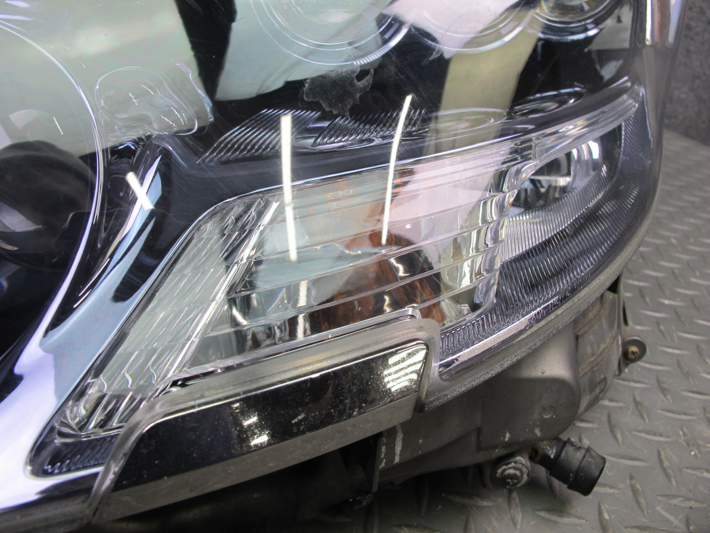 08-09 Lexus UVF46L LS600h Front Left LED Headlight Lamp w Ballast OEM