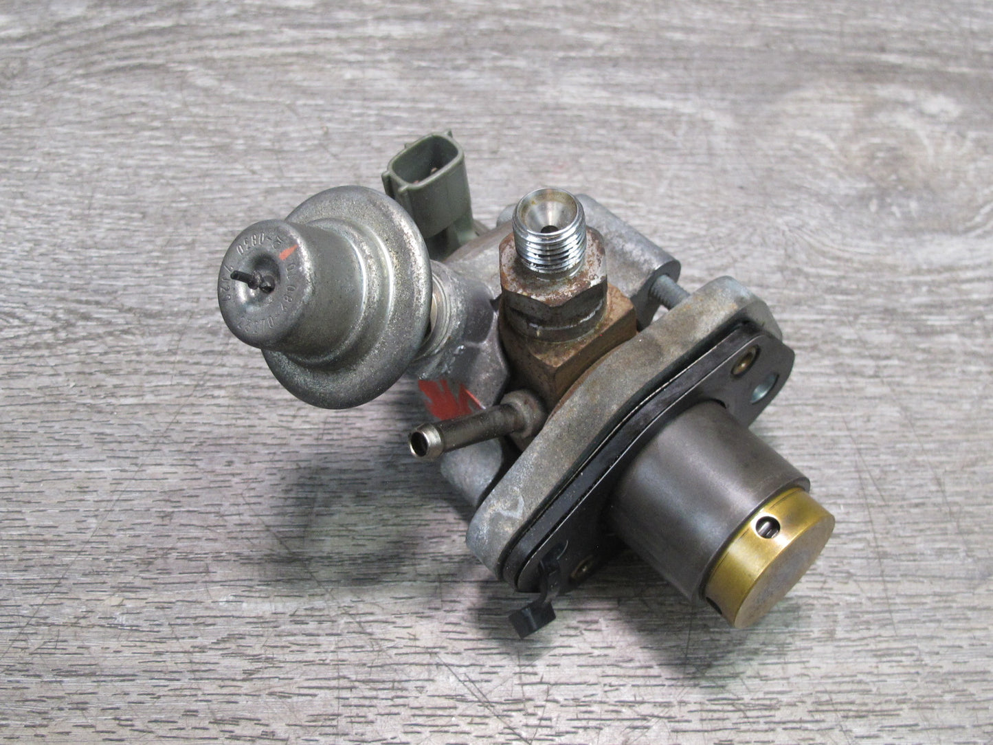 07-17 Lexus UVF46L LS460 LS600hL High Pressure Fuel Pump 23100-38100 OEM