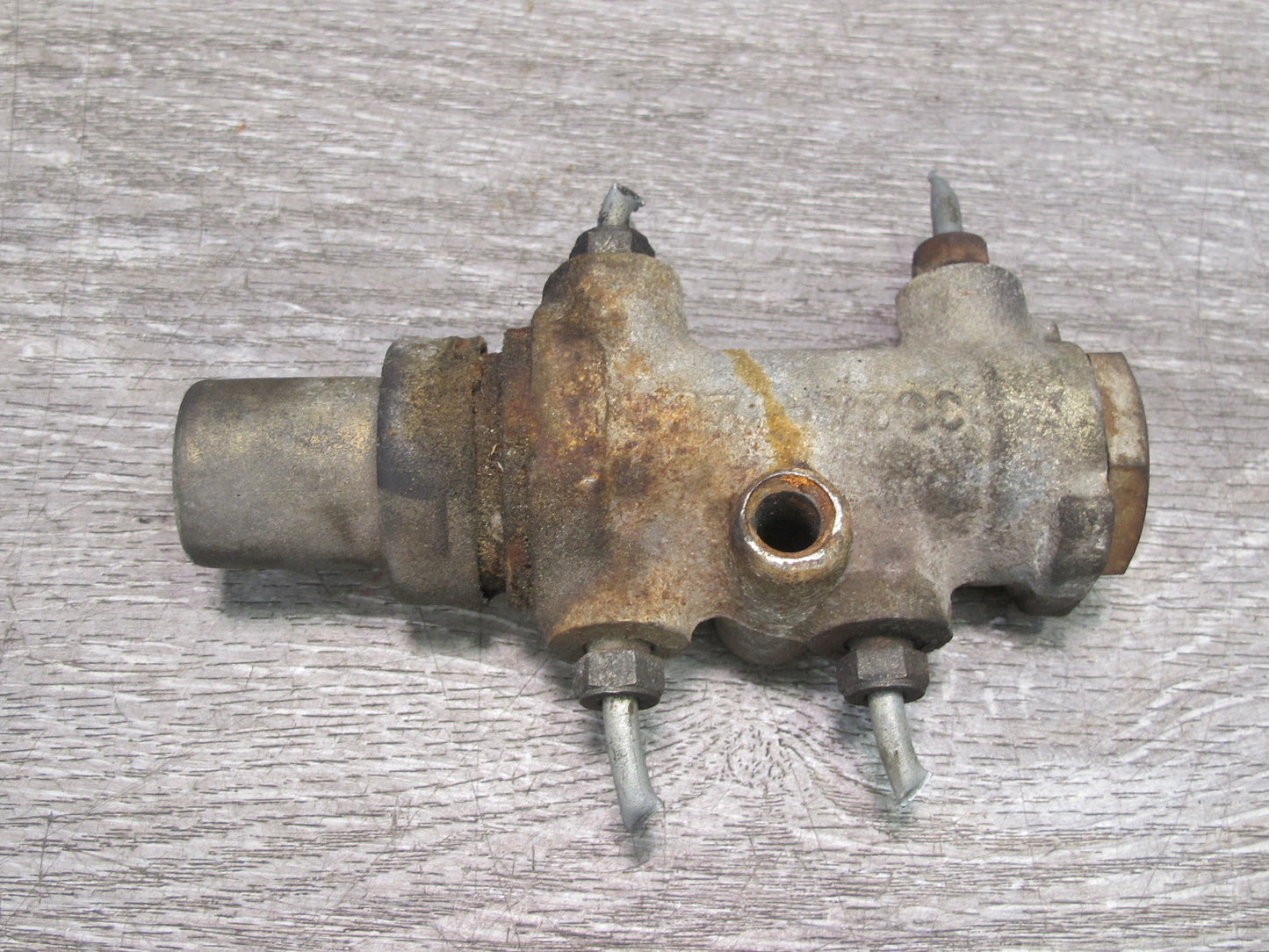 75-82 Triumph TR7 Brake Valve OEM