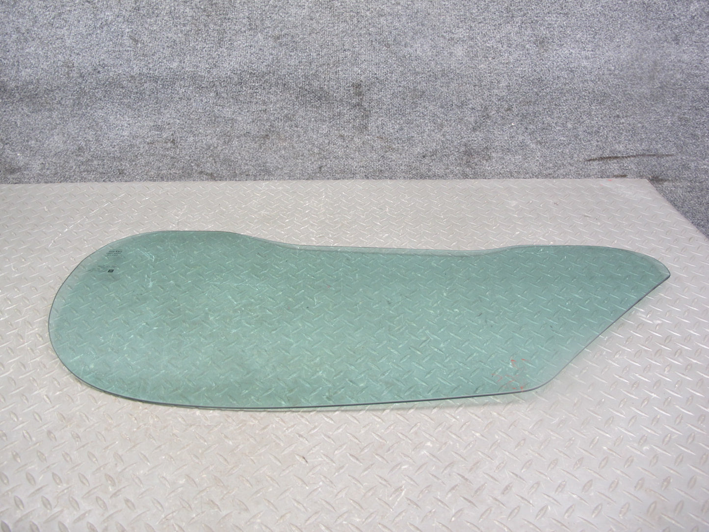 07-10 Saturn SKY Left Door Window Glass OEM
