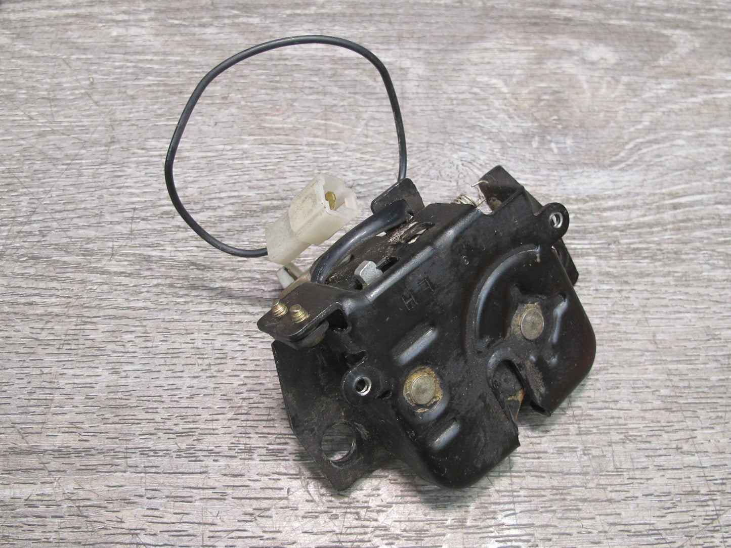 86-91 Mazda RX7 Coupe Rear Left & Right Trunk Lock Latch w Striker Catch OEM