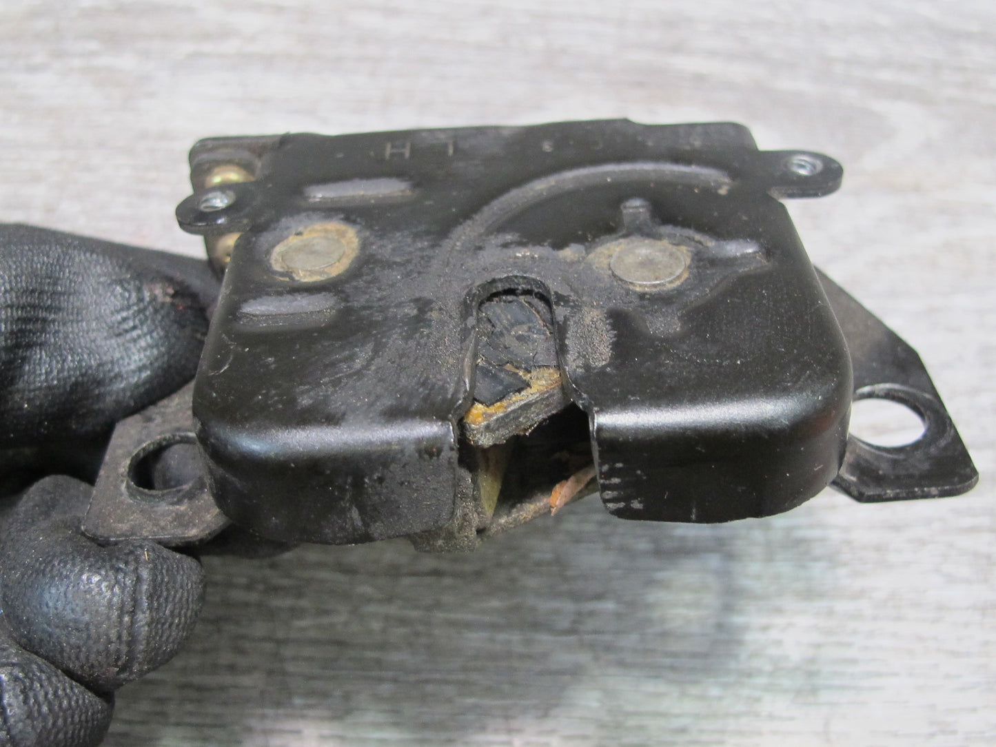 86-91 Mazda RX7 Coupe Rear Left & Right Trunk Lock Latch w Striker Catch OEM