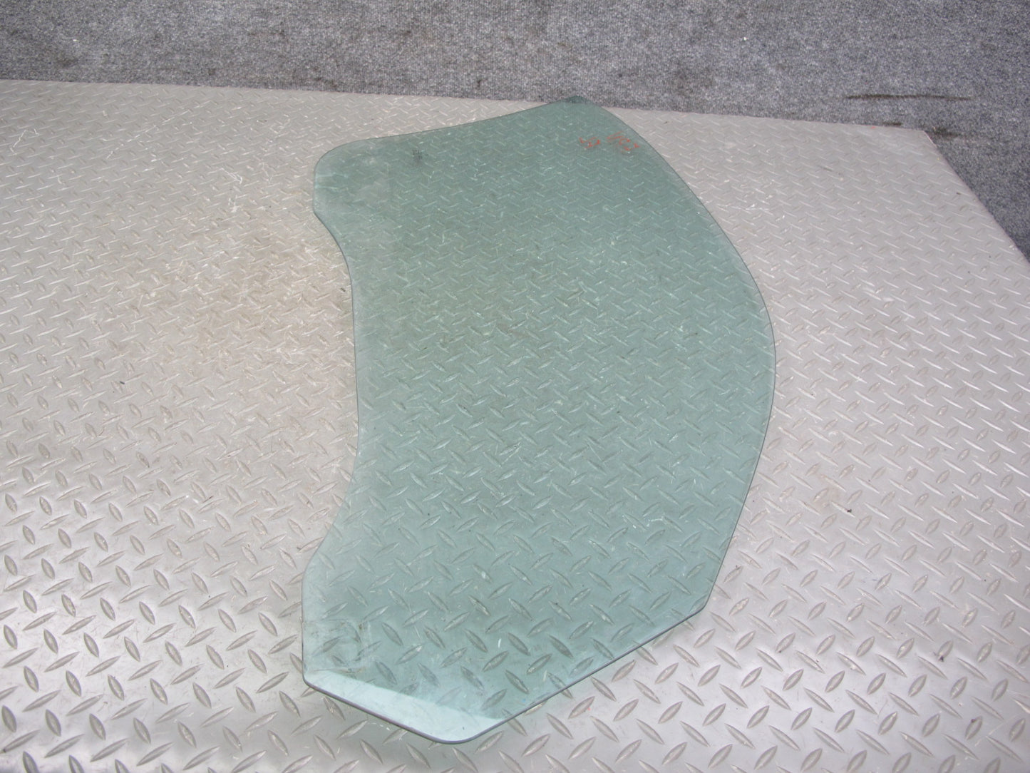 1999-2005 Porsche 911 Carrera 996 Convertible Front Left Side Door Glass Window